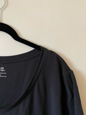 GAP Black Scoop Neck Short Sleeve Tee